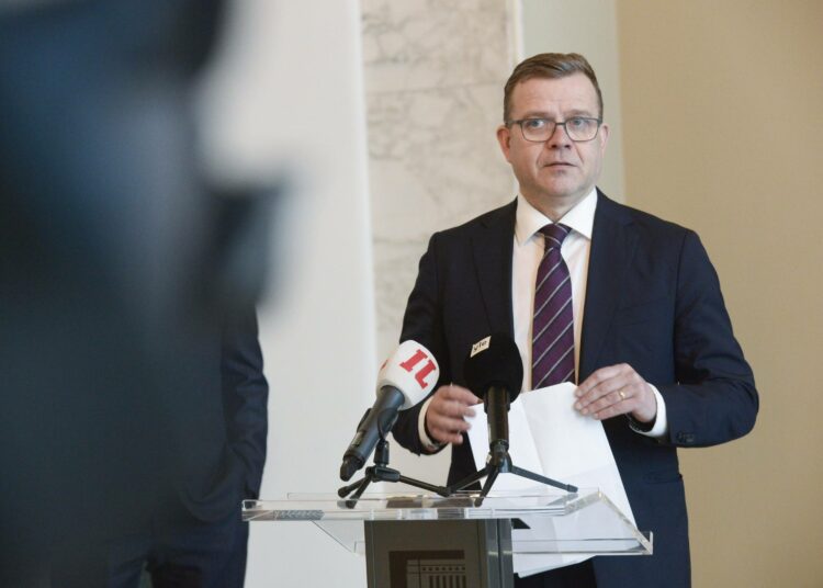 Kokoomuksen puheenjohtaja Petteri Orpo sai eilen keskustalta viestin, ettei se ole lähdössä hallitukseen vaan oppositioon.