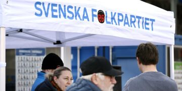 Mielipidemittauksissa RKP:n kannatus on ollut historiallisen alhaista, ja monet harkitsevat puolueen vaihtamista.