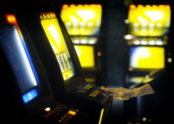 Iäkkäiden peliongelman tunnistaminen on tutkimuksen mukaan erityisen vaikeaa.