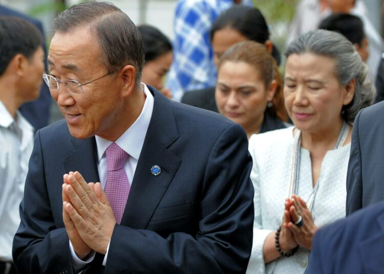 YK:n pääsihteeri Ban Ki Moon ja hänen puolisonsa Ban Soon Taek vierailulla Kambodzhassa lokakuussa.