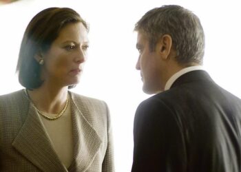 George Clooney esittää tiivistunnelmaisessa trillerissä suuren asianajotoimiston ”siivoojaa” Michael Claytonia. Kuvassa George Clooney ja Tilda Swinton.