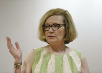 Sosiaali- ja terveysministeri Paula Risikko haluaa helpottaa osatyökykyisten työllistymistä. – Välineitä on. Nyt tieto kootaan yhteen paikkaan.