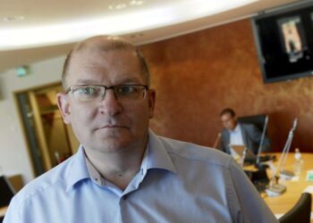 Metalliliiton puheenjohtajan Riku Aallon mukaan työnantajien ja hallituksen lopullisia tavoitteita on vaikea arvioida.