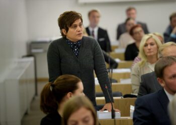 Kansanedustaja Silvia Modig.