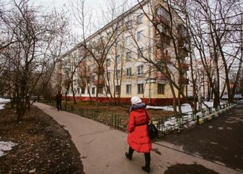 Tyypillinen hruštšovka Moskovassa kuvattuna viime helmikuussa.