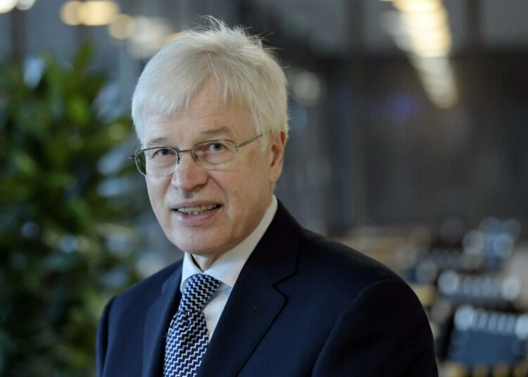 Taloustieteen 2016 Nobel-voittaja Bengt Holmström on arvostellut nykyistä eläkkeellä olevaa sukupolvea itsekkääksi.