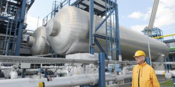 Schwarze Pumpe -voimalassa Saksan Brandenburgissa toimi koelaitos, jossa testattiin hiilen takaisinottoa. Projekti lopetettiin vuonna 2014 sekä kustannussyistä että sen tarvitseman suuren energiamäärän takia.