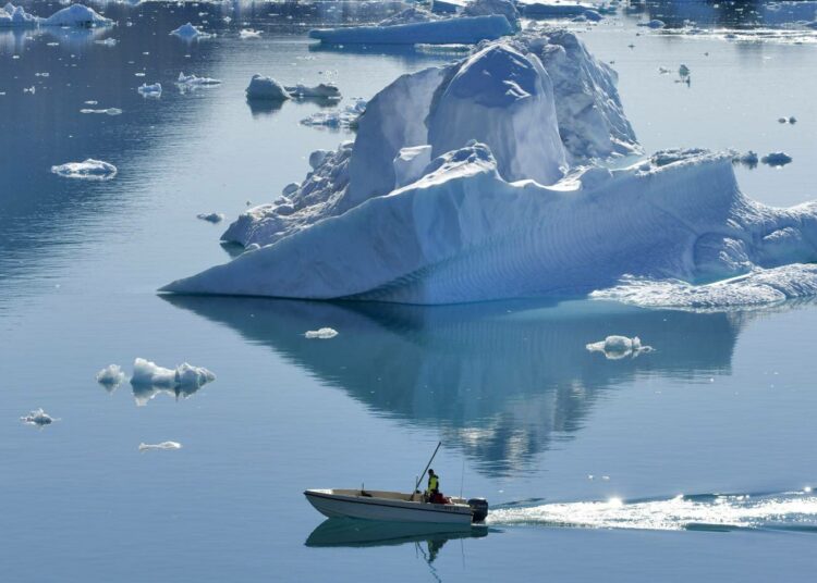 Arktisen alueen jääpeite on kriittinen ilmaston lämpenemisen hillitsemisen kannalta.