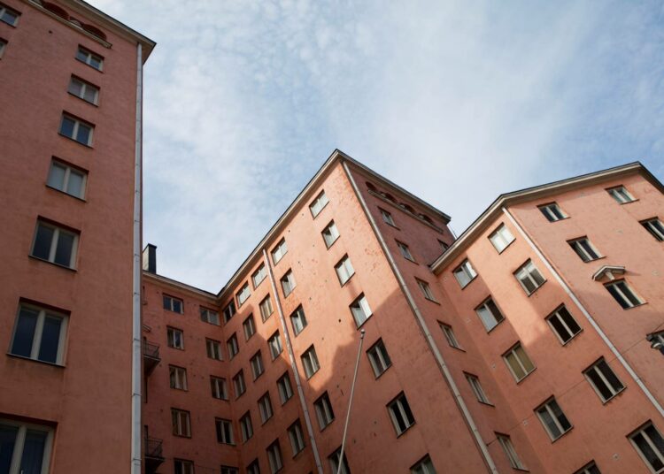 SAK:n varapuheenjohtaja Matti Huutola vaatii tasa-arvoa asumiseen.