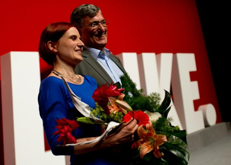 Die Linken puheenjohtajakaksikko Katja Kipping (vas.)  ja Bernd Riexinger.