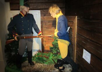 Koljonvirtakeskuksen näyttelyssä puretaan runebergilaista Sven Tuuva -myyttiä.
