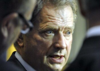 Presidentti Sauli Niinistö vastaa kansalaisten kysymyksiin Radio 1:ssä lauantaina 1. joulukuuta.
