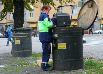 Suomalaiset ovat läntisen Euroopan laiskimpia kierrättäjiä. Jätteen lajittelu kuitenkin sujuu.