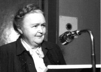 Hella Wuolijoen Työmiehen perhe oli tarkoitettu vastaiskuksi porvarilliselle Suomisen perheelle, joka oli alkanut radiossa jo ennen sotia vuonna 1938.