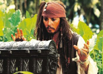 Kapteeni Jack Sparrow (Johnny Depp) tekee huiman paluun vauhdikkaassa toimintaseikkailussa, jonka visuaaliset tehosteet palkittiin Oscarilla.