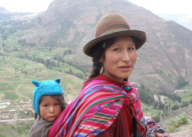 Ketšua-intiaaneja Perun Andeilla.
