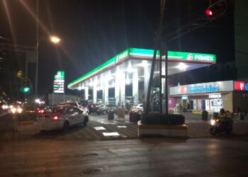Meksikon pääkaupungin huoltoasemilla on tammikuussa ollut jonoa öisinkin.