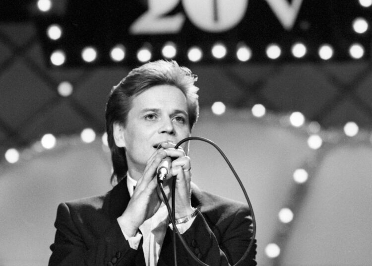 Kauko "Kake" Randelin esiintyy Syksyn Sävel 20v -karsinnoissa vuonna 1987.