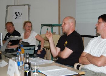 Ay-avoimeksi -paneelissa Jyväskylässä olivat keskustelemassa Tarmo Pekonen, Eeva Jokinen, Dan Koivulaakso ja Markku Kolari