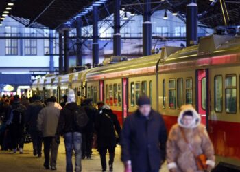 Tilastokeskuksen tulonjakoraportin mukaan lähes kahdella kolmasosalla työttömistä oli jonkinasteisia vaikeuksia selvitä menoista, kolmasosalla vakavampiakin.