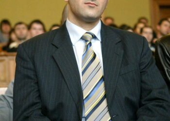 Rafil Safarov kuuntelemassa tuomiotaan Budapestissa huhtikuussa 2006.
