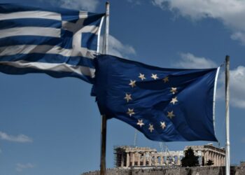 Haaparanta esittää,  että Troikka, EU ja euromaat tunnustavat sen, että Kreikan velkoja on tosiasiallisesti annettu anteeksi eikä Kreikka ole konkurssissa.
