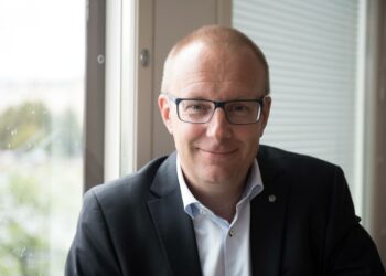 Uusia työpaikkoja ei synny pitkään työttöminä olleiden toimeentuloa entisestään kurjistamalla, sanoo SAK:n puheenjohtaja Jarkko Eloranta.