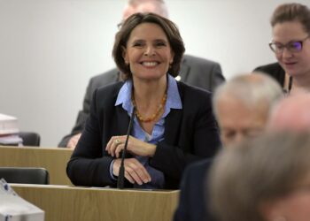 Anne Berner saa jatkaa ministerinä.