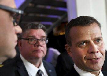 Näyttää siltä, että kaikki hallituspuolueet ovat vaalien häviäjiä. Juha Sipilä (vas.), Timo Soini ja Petteri Orpo.