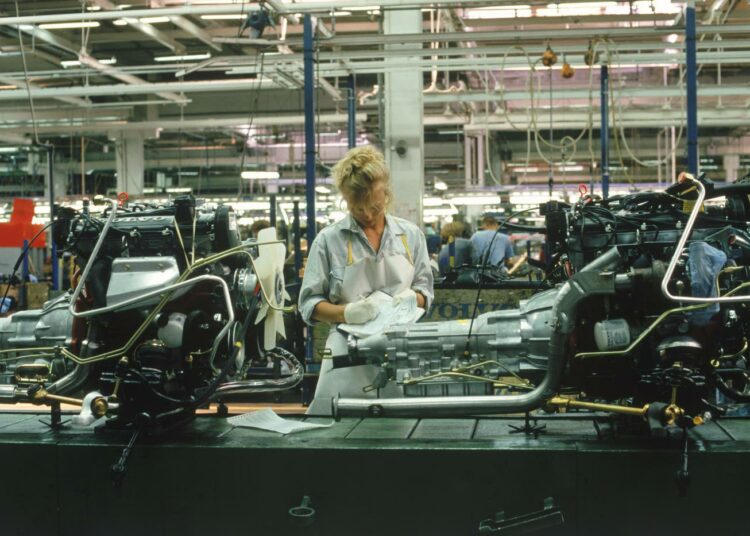 Ruotsissa teollisuusliitot ovat nostaneet jäsenmääriään. Kuva Volvon kokoonpanolinjalta Göteborgista.