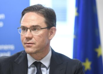 Euroopan komission varapuheenjohtaja Jyrki Katainen politiikan toimittajien lounaalla Helsingissä tiistaina.