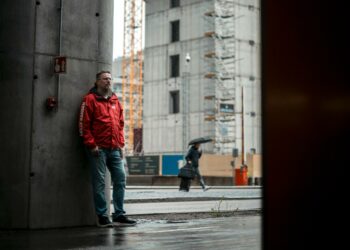 Onko kyse siitä, että hyväksymällä pieni kusetus saadaan pidettyä palkkatasoa tarpeeksi alhaalla, Toni Malmström pohtii.