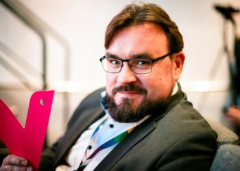 Johannes Yrttiaho puhui diplomatiasta lauantaina vasemmistoliiton puoluekokouksessa Vantaalla.