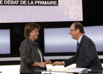 Sosialistien ehdokkaaksi tulee joko Martine Aubry tai François Hollande, joiden viimeinen esivaaliväittely oli keskiviikkona.