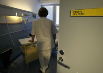 Työpaikat lisääntyvät tulevaisuudessa etenkin sosiaali- ja terveyspalveluissa.
