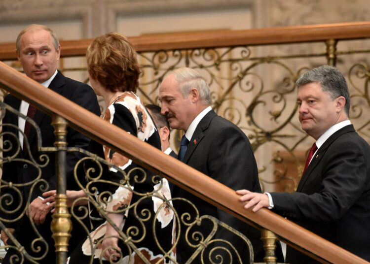 Venäjän presidentti Vladimir Putin ja Ukrainan presidentti Petro Porošenko tapasivat tiistaina Valko-Venäjän Minskissä. Sen jälkeen taistelut Itä-Ukrainassa ovat vain kiihtyneet.