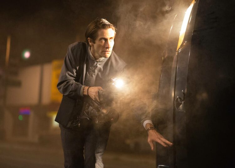 Jake Gyllenhaal vakuuttaa trillerin Nightcrawler häikäilemättömänä päähenkilönä.
