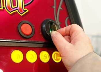 Vanhusten ongelmapelaaminen oli esillä Eläkeläiset ry:n tapaamisessa Porissa.