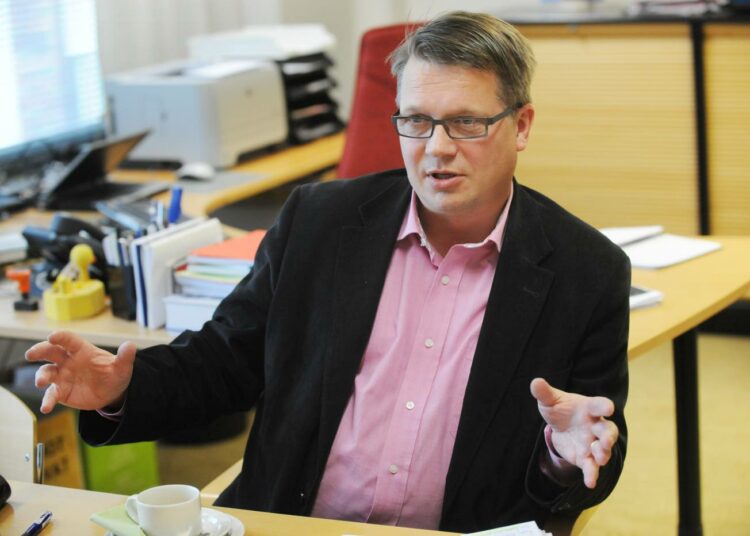 SEL:n puheenjohtaja Veli-Matti Kuntosen mukaan Suomelle ei ole hyväksi, että hallitus lähtee työnantajien käsikassaraksi.