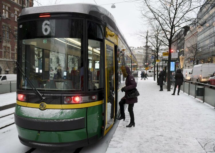 Lakko tekee näkyväksi, miten suuri merkitys joukkoliikenteellä on arjen sujuvuuden kannalta.