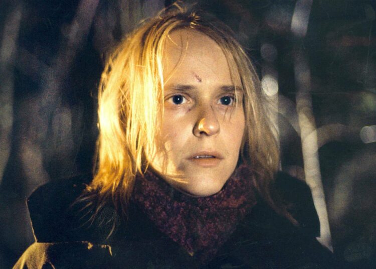 Eevillä (Leea Klemola) ei kaikki ole ihan kohdillaan.