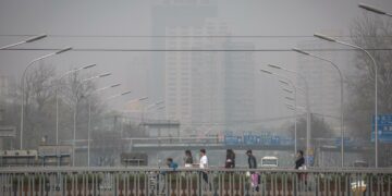 Kiinan valtion ote kansalaisista on kiristynyt, eivätkä ilmansaasteetkaan ole vaaraton puheenaihe.
