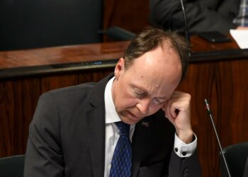 Perussuomalaisten puheenjohtaja Jussi Halla-aho eduskunnan täysistunnossa 26. helmikuuta.