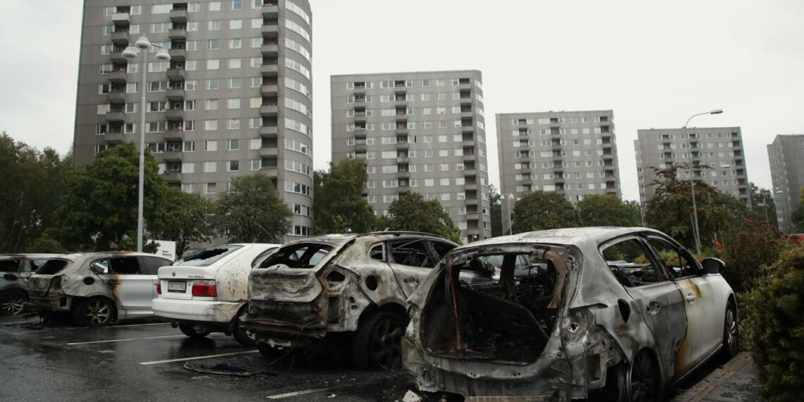 Göteborgissa poltettiin kymmeniä autoja yhtenä päivänä elokuussa 2018.