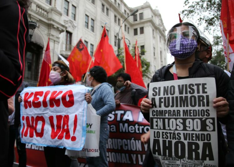 Keiko Fujimorin vastainen mielenosoitus.
