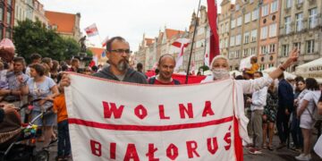 Valko-Venäjän hallintoa vastaan osoitettiin mieltä Gdanskissa Puolassa elokuun alkupuolella.