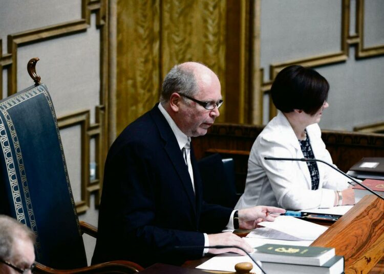 Puhemies Eero Heinäluomalla on vielä pitelemistä kansanedustajissa, kun syyskausi pääsee kunnolla vauhtiin.