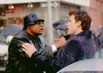 Paha päivä ohjaa törmäyskurssille suositun asianajajan (Ben Affleck, oik.) sekä lastensa huoltajuudesta taistelevan vakuutusasiamiehen (Samuel L. Jackson).