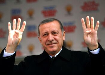 Recep Tayyip Erdogan vannoi voitonpuheessaan tunkeutuvansa pahimpien vastustajiensa pesiin tuhotakseen heidät.