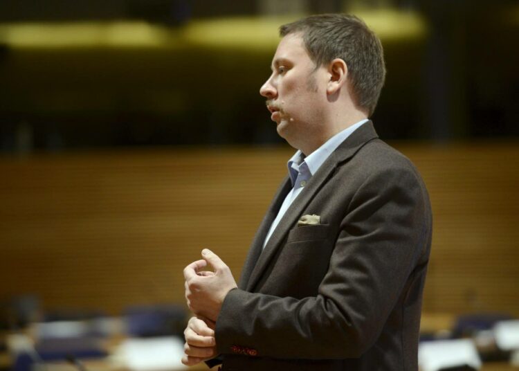 Paavo Arhinmäki.